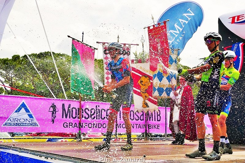 Domenica la Monselice in Rosa MTB Internazionale con sole e tanto divertimento