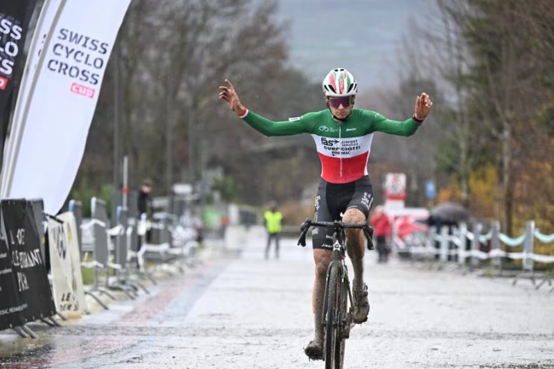 Gariboldi, Pezzo Rosola e Bianchi vincono nell’Eagle Cross Aigle