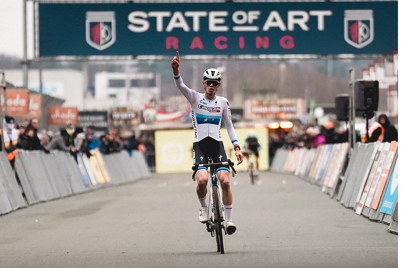 Del Grosso batte Van Aert a Zolder. Super Italia tra gli junior nel Superprestige